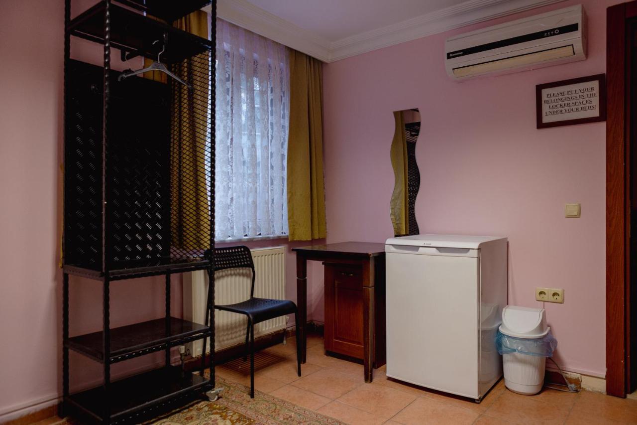 Agora Hostel Istanbul Exterior photo